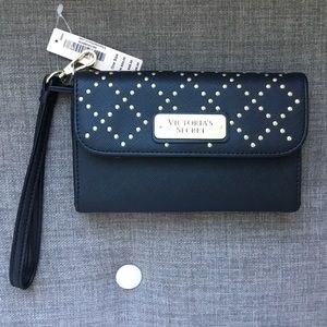Victoria's Secret Bags - Victoria’s Secret Phone Clutch Wallet, iPhone 8 Victoria's Secret Bags - Victoria’s Secret Phone Clutch Wallet, iPhone 8